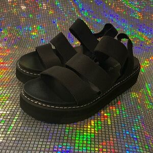 Cute Madden Girl Sandals😍